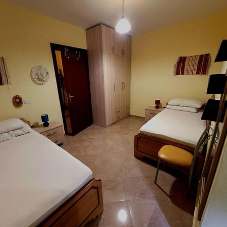 J&A Beachside Apartment Golem  Kültér fotó